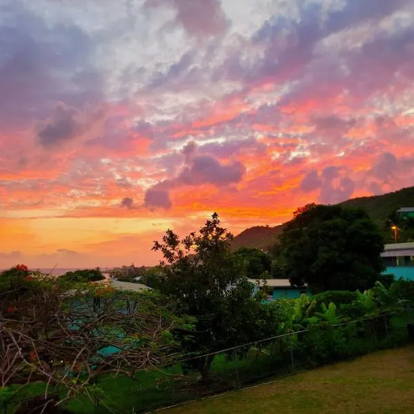 Juju's Cottage with magnificent views, מלון בChoiseul