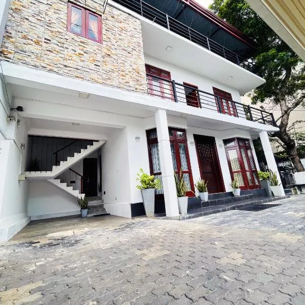 Viesnīca Welaratne Apartment pilsētā Nugegoda