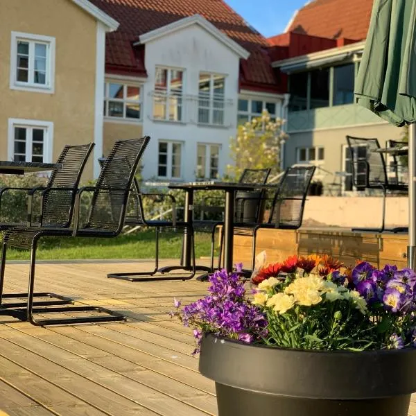 Halltorps Gästgiveri, hotel v destinaci Borgholm