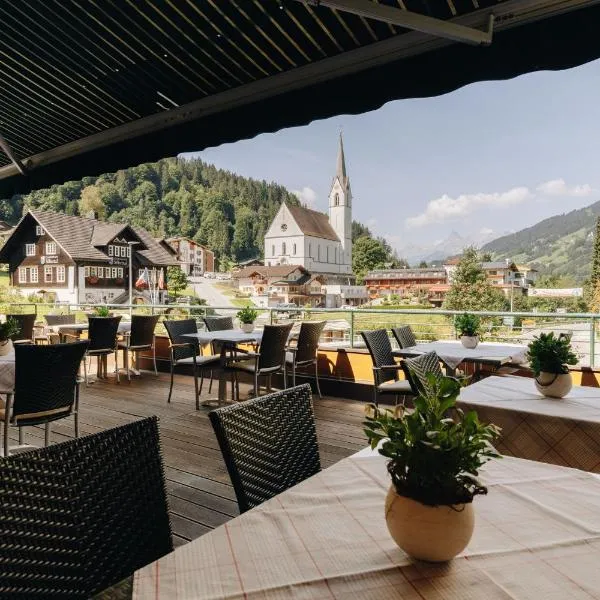 Hotel Hirschen, hotel en Sankt Gallenkirch