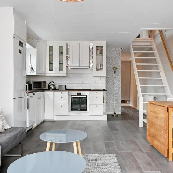 Entire modern home in Stockholm Kista - suitable for four persons，斯德哥爾摩的飯店