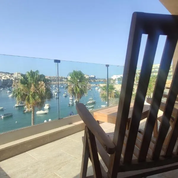 Aquamarine Sea Front Apartments - Third Floor, viešbutis mieste Marsaskala