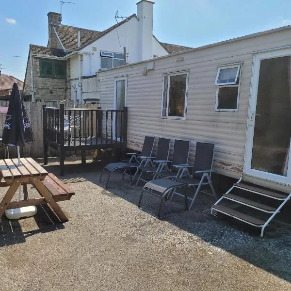 the jackdaw pub SELF CATERING STATIC CARAVAN free breakfast supplied, отель в Йорке