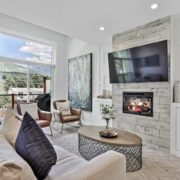 The Alpine Escape by Samsara Resort Top View Downtown 4BR & 3BTH, hotel din Canmore