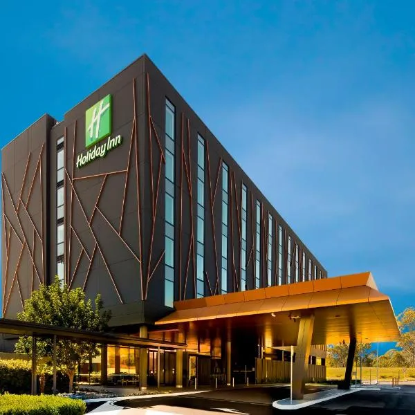 Holiday Inn Sydney St Marys, an IHG Hotel، فندق في روتي هيل