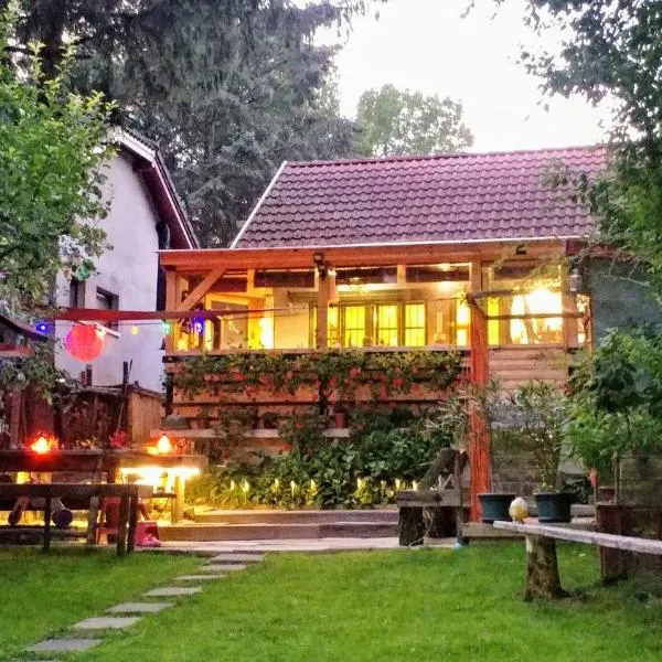 Lovely vacation house at river Tisza , Hangulatos nyaraló a szegedi Tisza - Maros toroknál – hotel w Segedynie