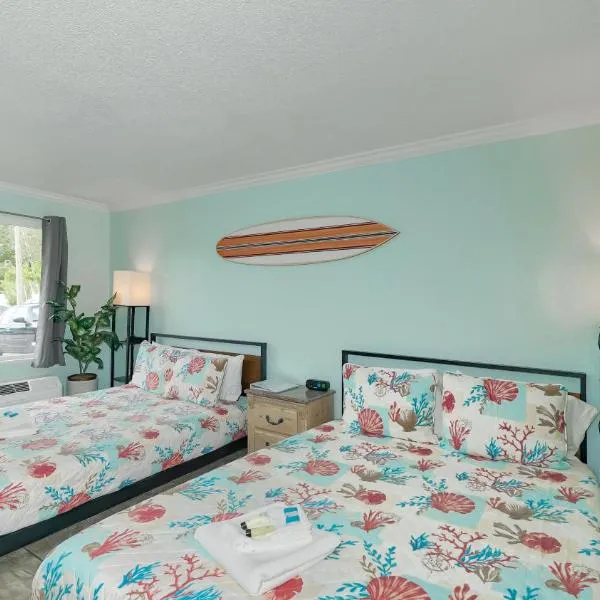 Heated Pool, Huge TV, Waterfront Tiki Bar & Grill, Close to Beaches, hotel a Bradenton