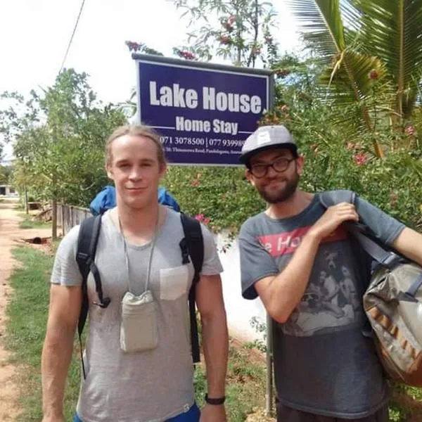 Lake House Homestay, hotelli kohteessa Anuradhapura