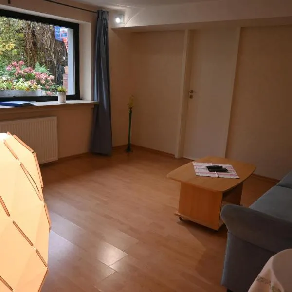 2 Zi-Appartment mit Gartennutzung, hotel en Brühl