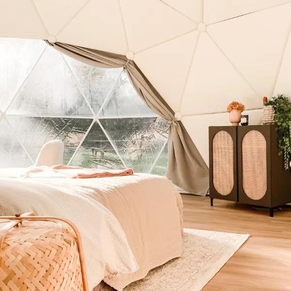 Romantische glamping dome Koksijde - Duiniek, hotel i Koksijde