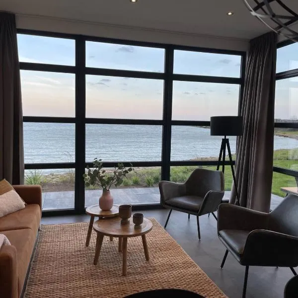 Traum Chalet am Ijsselmeer, hotel u gradu 'Enkhuizen'