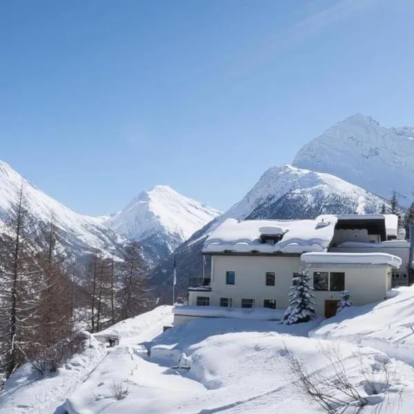 Waldhotel Fletschhorn Panoramic Retreat in Saas Fee, hotel sa Saas-Fee