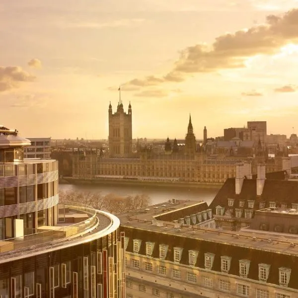 Park Plaza Westminster Bridge London, hotel v Londýne