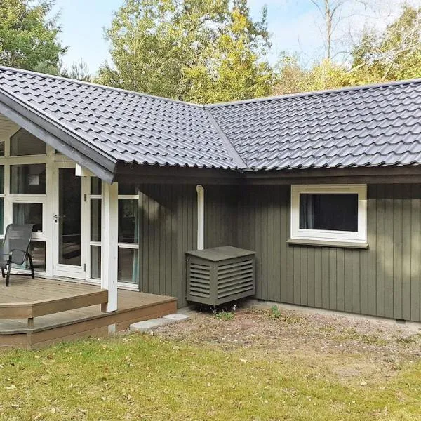 6 person holiday home in Frederiksv rk, hotell i Frederiksværk