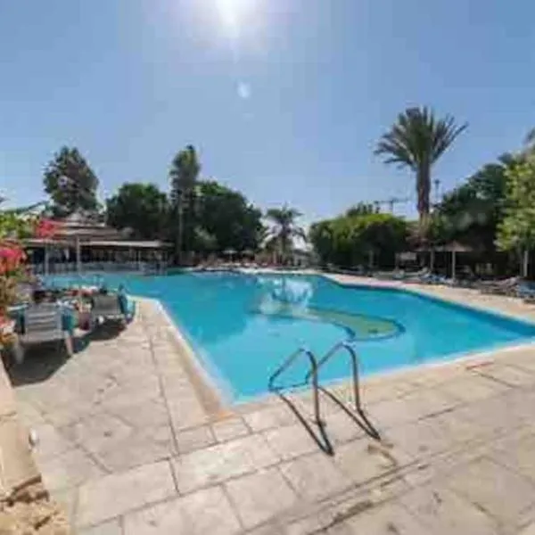 Dream Studio270m from the Beach, hotel di Kato Paphos