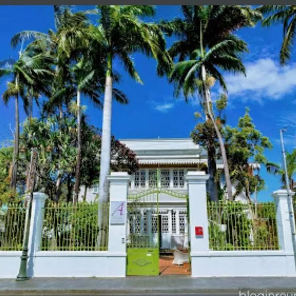 Villa Angélique - Hôtel classé Monument Historique, hotel Le Guillaume városában