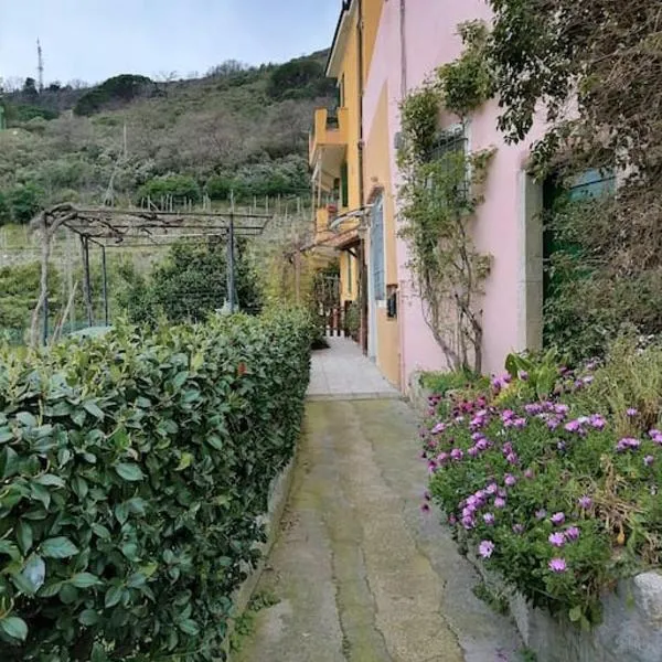 Casa Ninetta, tra mare e natura., hotel v mestu Finale Ligure