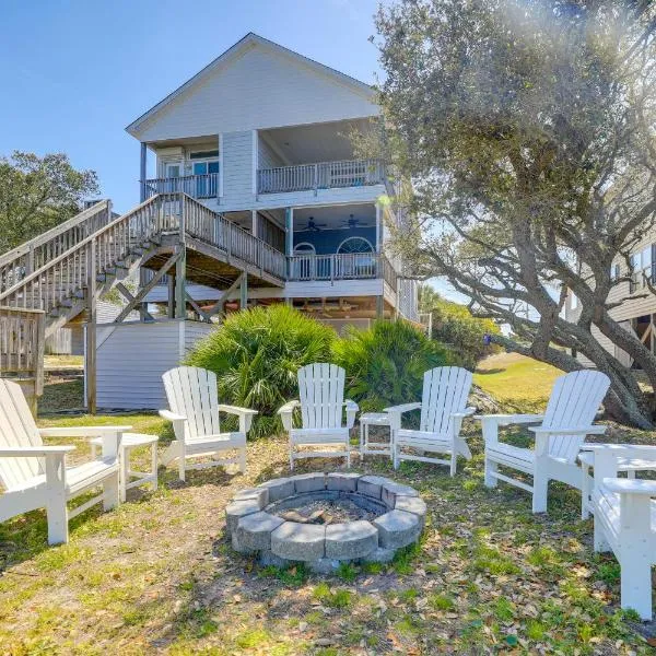 Waterfront Emerald Isle Home with Dock Access!, hotel v mestu Emerald Isle