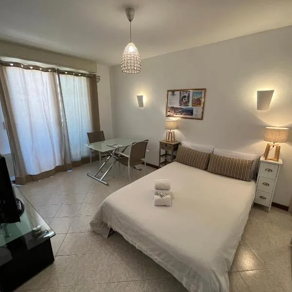 Studio 28 m2 au calme à Menton, hotelli Mentonissa