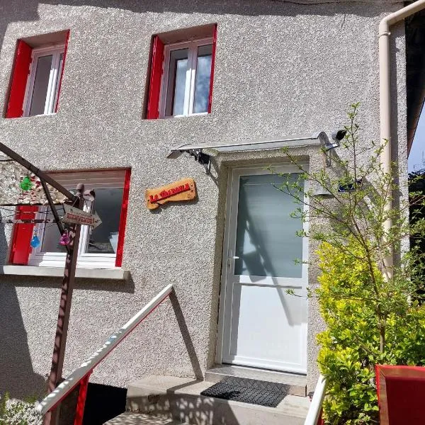 LA TRABOULE Maison de ville avec extérieur، فندق في سانت إتيان