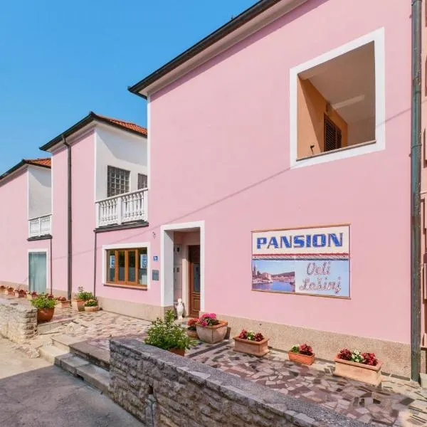 Rooms with a parking space Veli Losinj, Losinj - 21045, hotel in Veli Lošinj