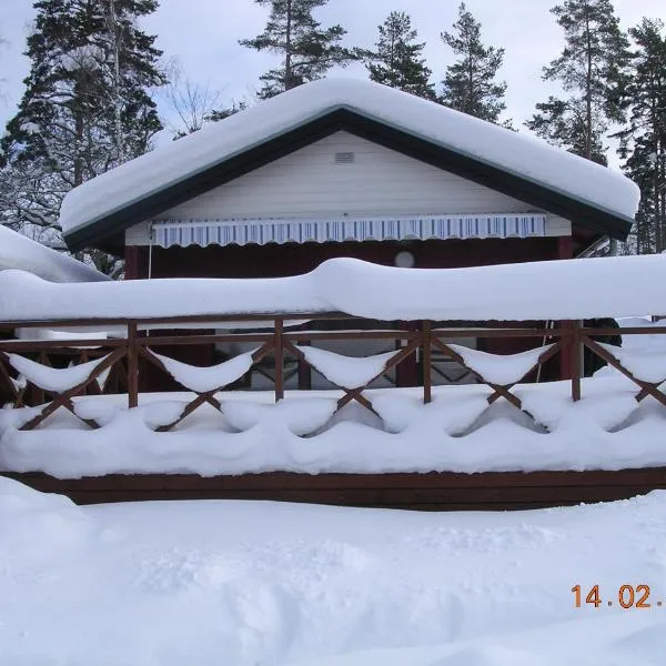 Föllingen stugan, hotel in Österbymo