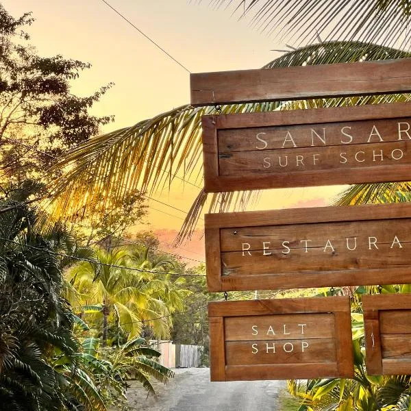 Sansara Surf Yoga & Resort, готель у місті Pedregal