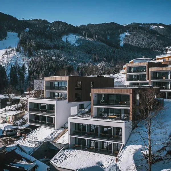 Nikolaus by AvenidA Panoramic Wellness Suites, hotel in Zell am See