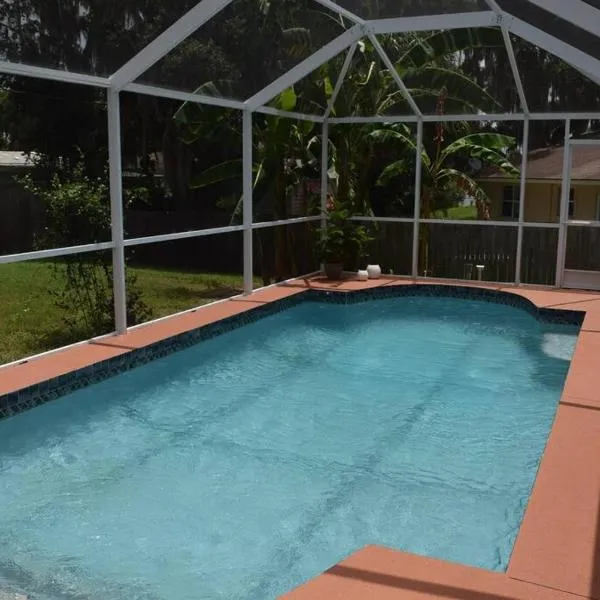 Bernice 3bd2bth With Heated Pool Near Siesta Key!, hotel en Siesta Key