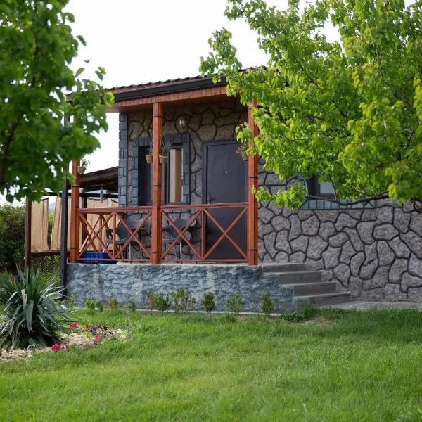 Noravank L-and-L, hotel di Aghavnadzor