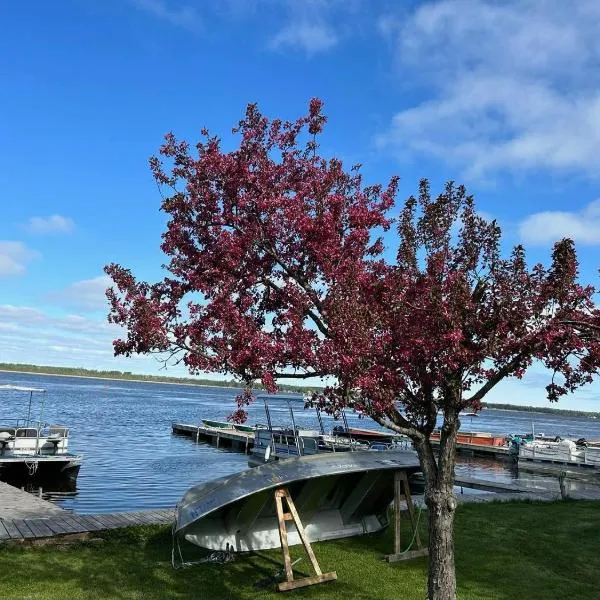 Snug Harbour Cottage and Marina, hotel di Lindsay