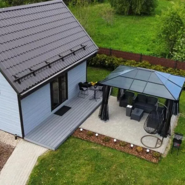 Tiny House Cēsis، فندق في سيسيس