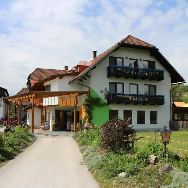 Familienparadies Reichenhauser, hotel i Keutschach am See