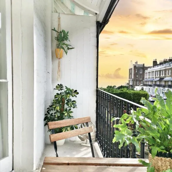 Luminous Town house by the sea, hotel i Broadstairs