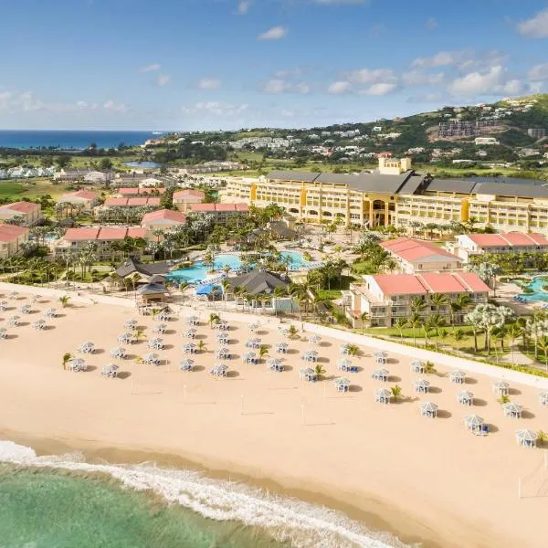 St. Kitts Marriott Resort & The Royal Beach Casino, מלון בWhitegate