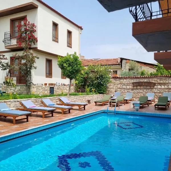 Sezgin Boutique Hotel, ξενοδοχείο στο Κουσάντασι