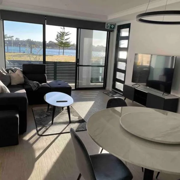 New ground floor 2 bed/2 bath Apartment Marina, hotel en Mandurah