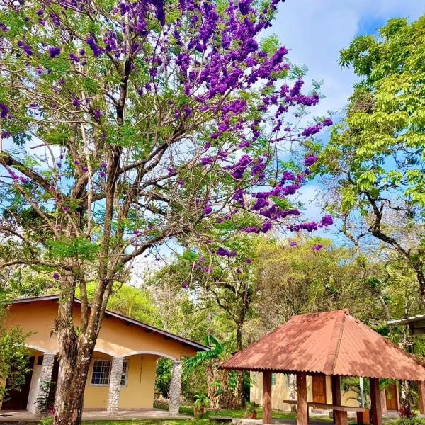 Cabañas El Valle, hotel v destinácii Antón