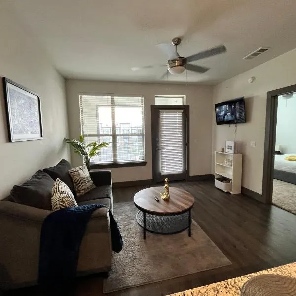 Comfy Abode near Bush Airport, hotel en Houston