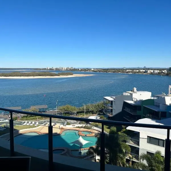 Exclusive Apartment with Ocean Views, hótel í Caloundra