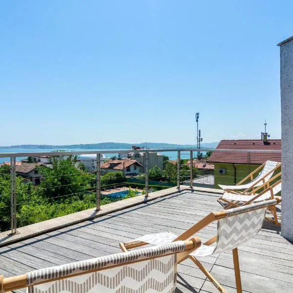 Happy-U house - Modern and with stunning view, hotel en Chernomorets