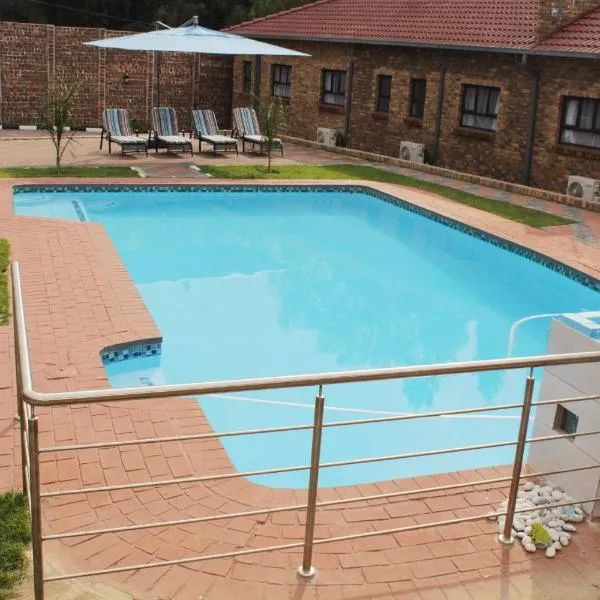 EMPEROR LODGE AND TOURS, hotel v mestu Kempton Park