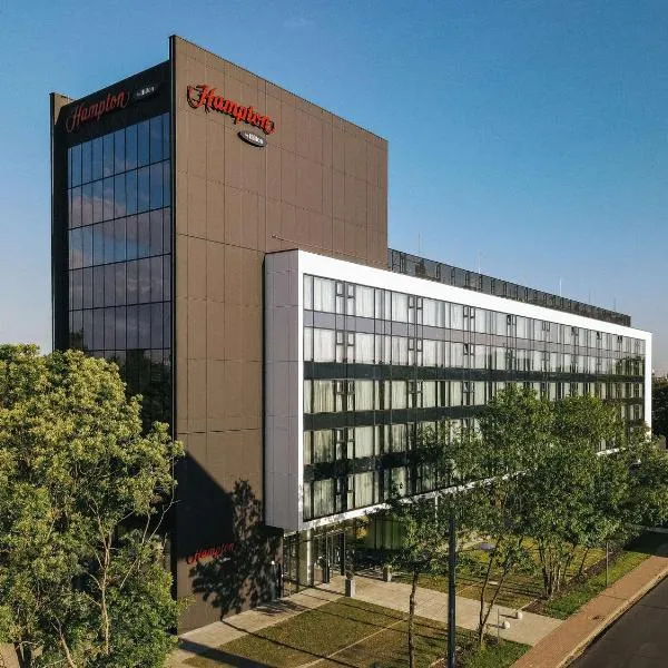 Hampton By Hilton Warsaw Reduta, hotel di Warsawa