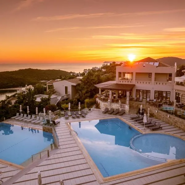 Sivota Diamond Spa Resort، فندق في Vrýsi