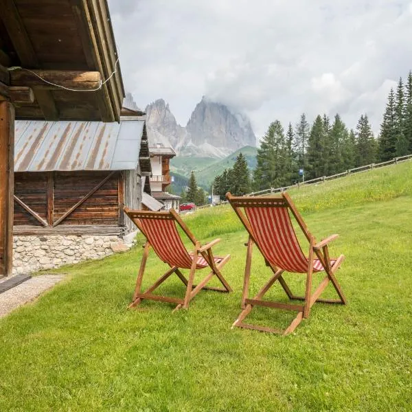 Baita Pecol Passo Pordoi, hotel Corvara in Badiában