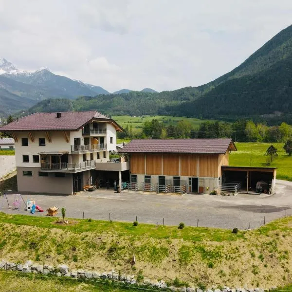 Landhaus Juleiko, hotel di Imst