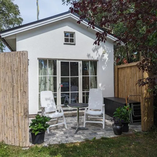 Cute little cottage in Höllviken, hotel v mestu Höllviken