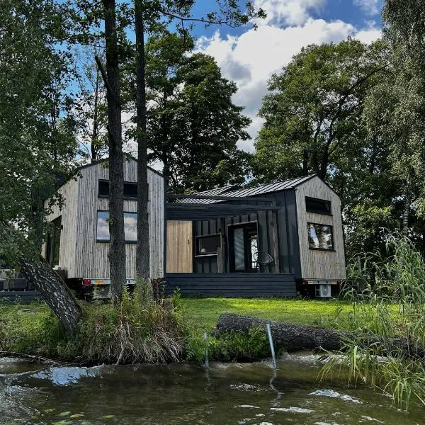 Tiny House - Osada Wilkasy, hotel Giżyckóban