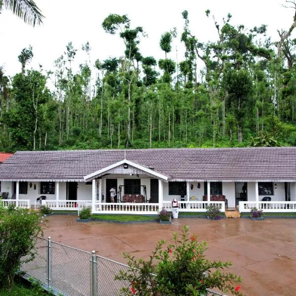 Jungle Greens Homestay - Water Activities, 150Y Estate, Home Food، فندق في Avathi