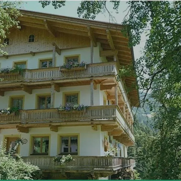 Gästehaus Bonholz, hotelli kohteessa Gerlos